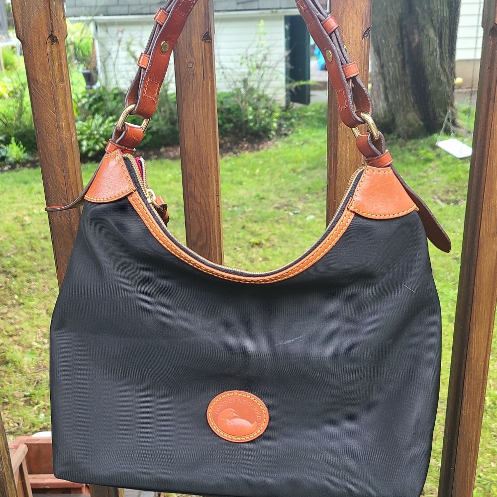 Dooney & Bourke Tote